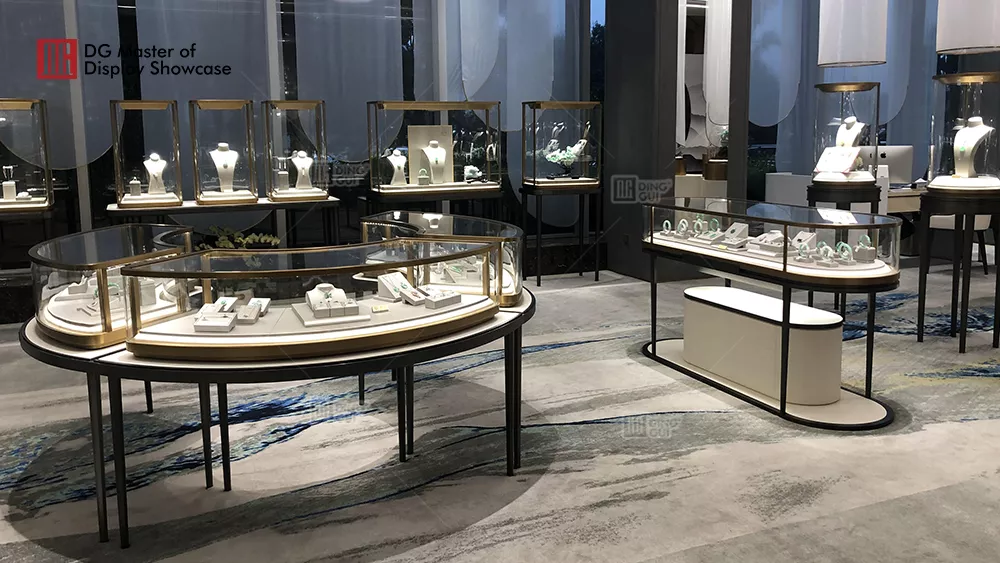 High-End Luxury Jewelry Showcase Project 1