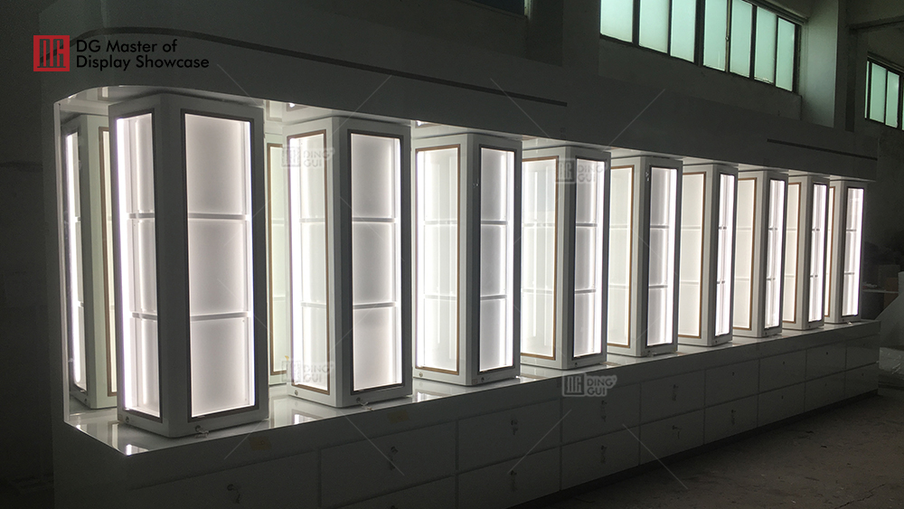 Projekt für eine exklusive Schmuckausstellung in der Schweiz 10