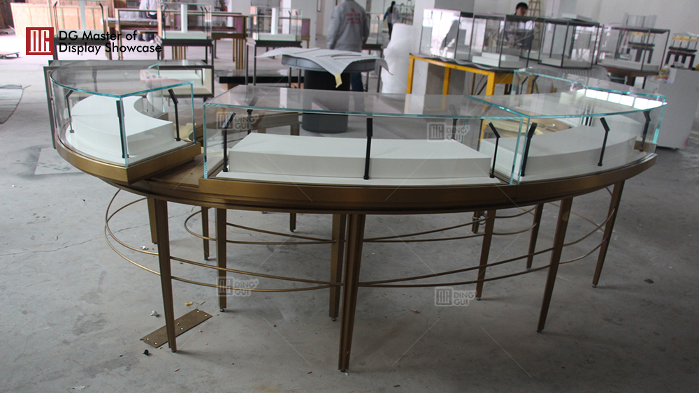 Projekt für eine exklusive Schmuckausstellung in Dubai 5