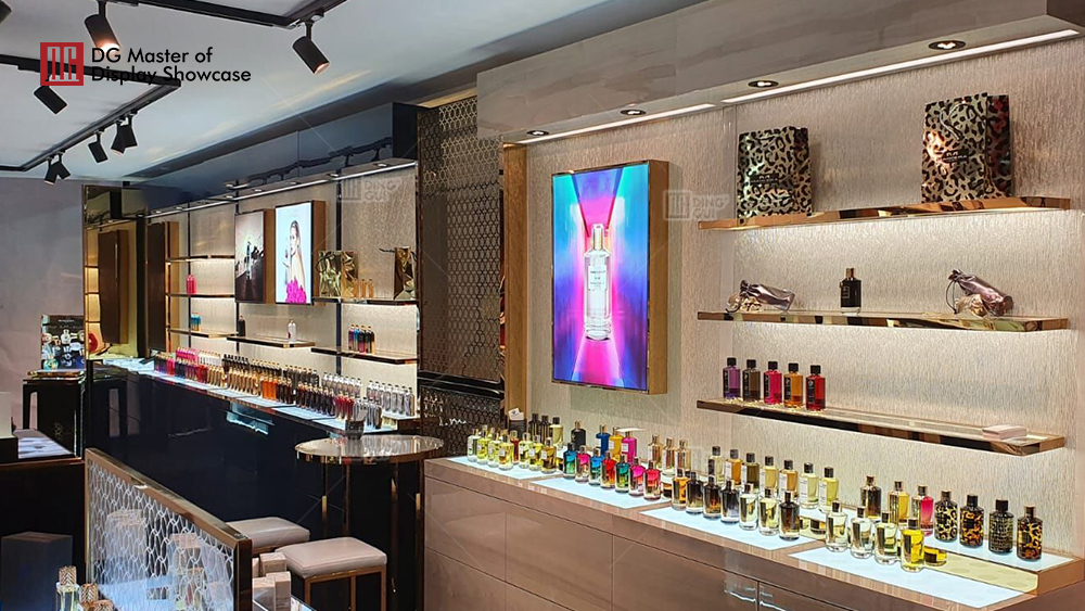 Projet fir e Luxus-Parfum-Vitrine op Franséisch 12
