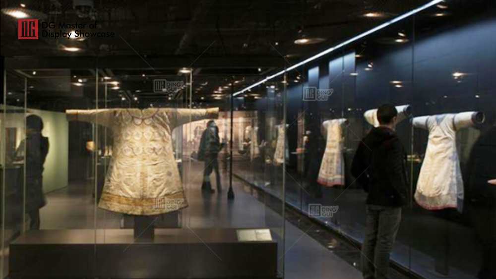 Saudi Museum Display Showcase Project 14