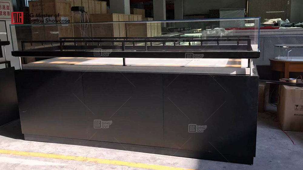 Saudi Museum Display Showcase Project 10