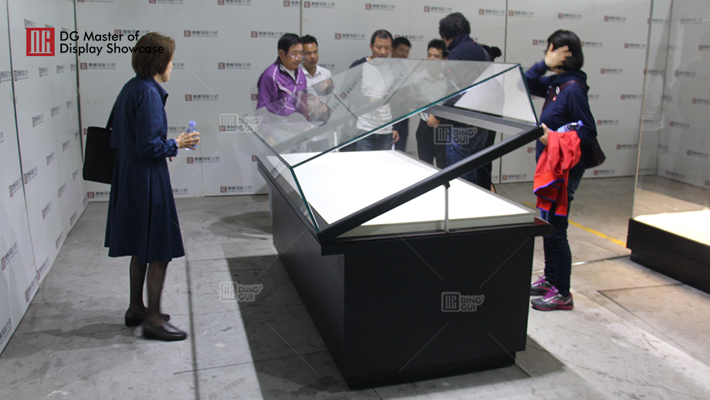 Japanese History Museum showcase custom project 4