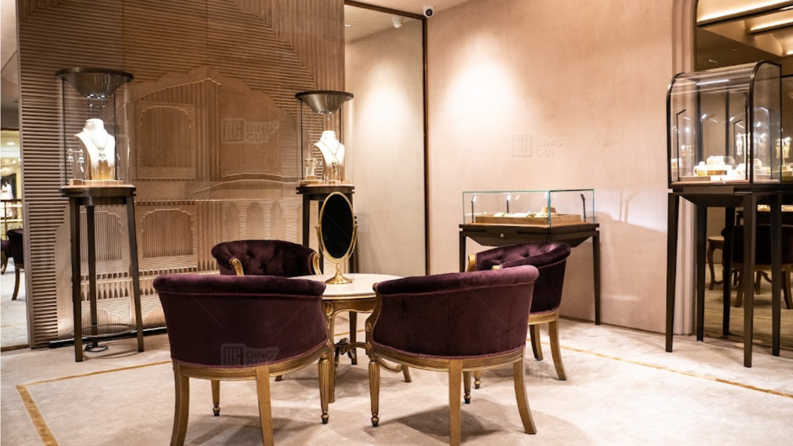 Vilken typ av juvelerarbutik kan locka uppmärksamheten hos hustrun till Asiens rikaste man? 3