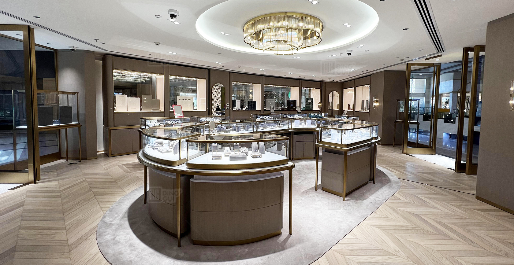 High-end jewelry chain brand collection store display project In Bahrain 3