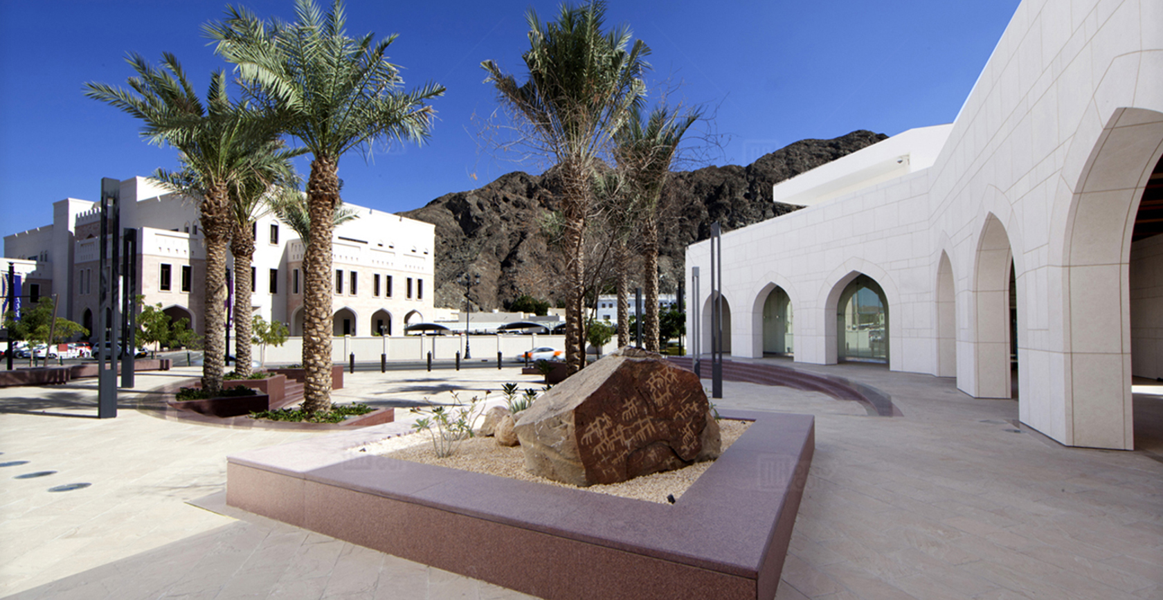 Oman National Museum Display Case Design 2