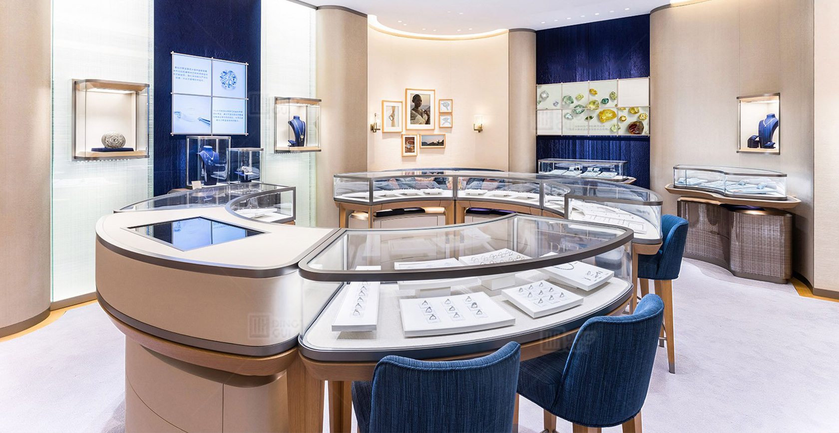 Luxusní klenotnictví a hodinky ve Švýcarsku známé svým luxusem 3