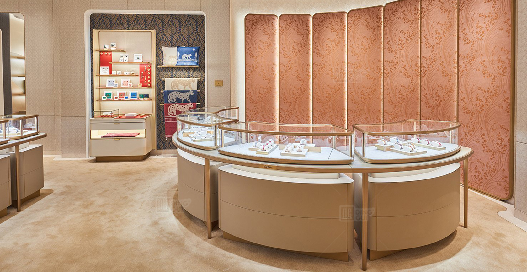 France's high-end jewelry chain store 3