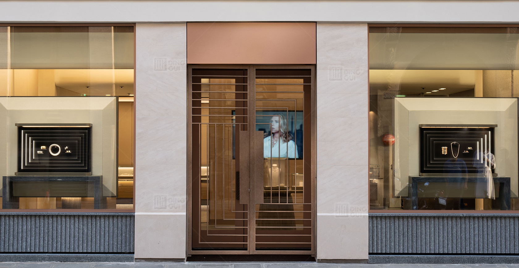 Obchod s luxusními šperky v New Yorku 1