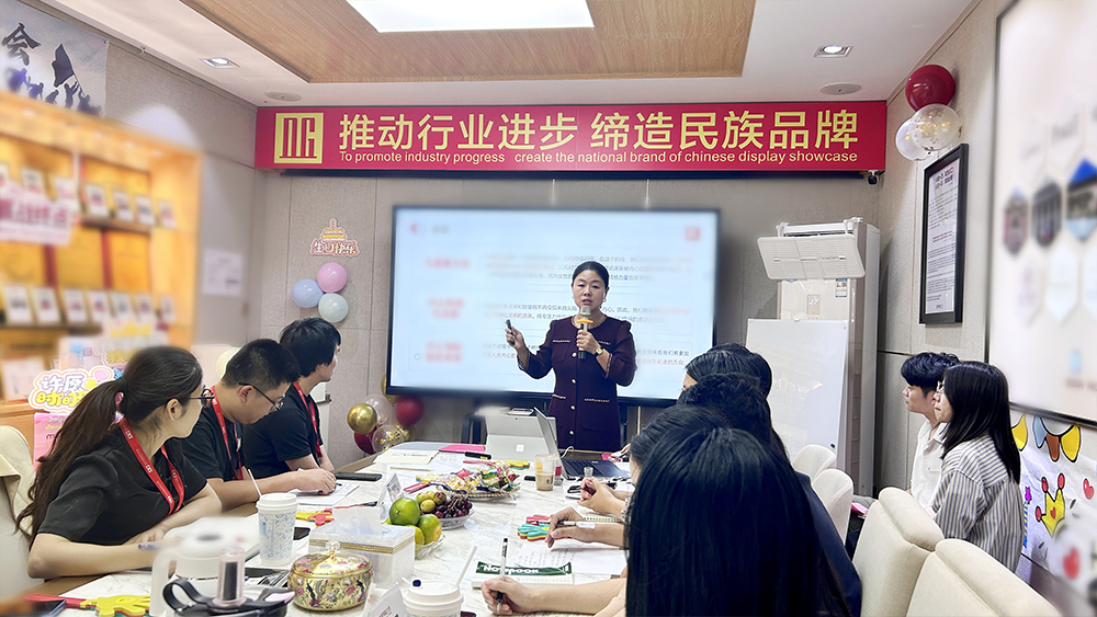 Maacht weider Fortschrëtter, sidd dankbar fir Är Kollegen 1