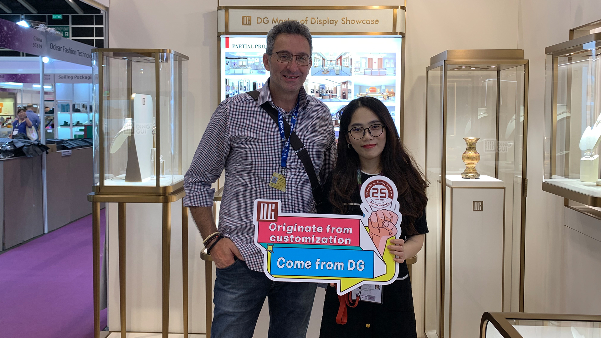 Illuminating Jewelry, Elevating Value — Together, Let's Create a Brilliant Future 2