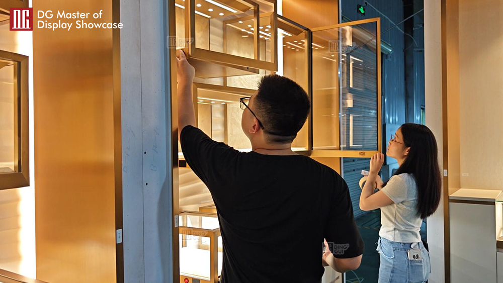 Warum besichtigen die Designer und Vertriebsmitarbeiter von DG die Ausstellungsstücke im Werk persönlich? 1