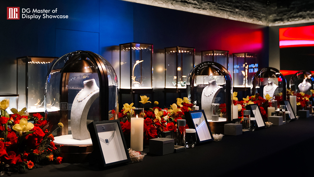 Pozvedněte lesk svých šperků: Průvodce výběrem správné skleněné vitríny 2