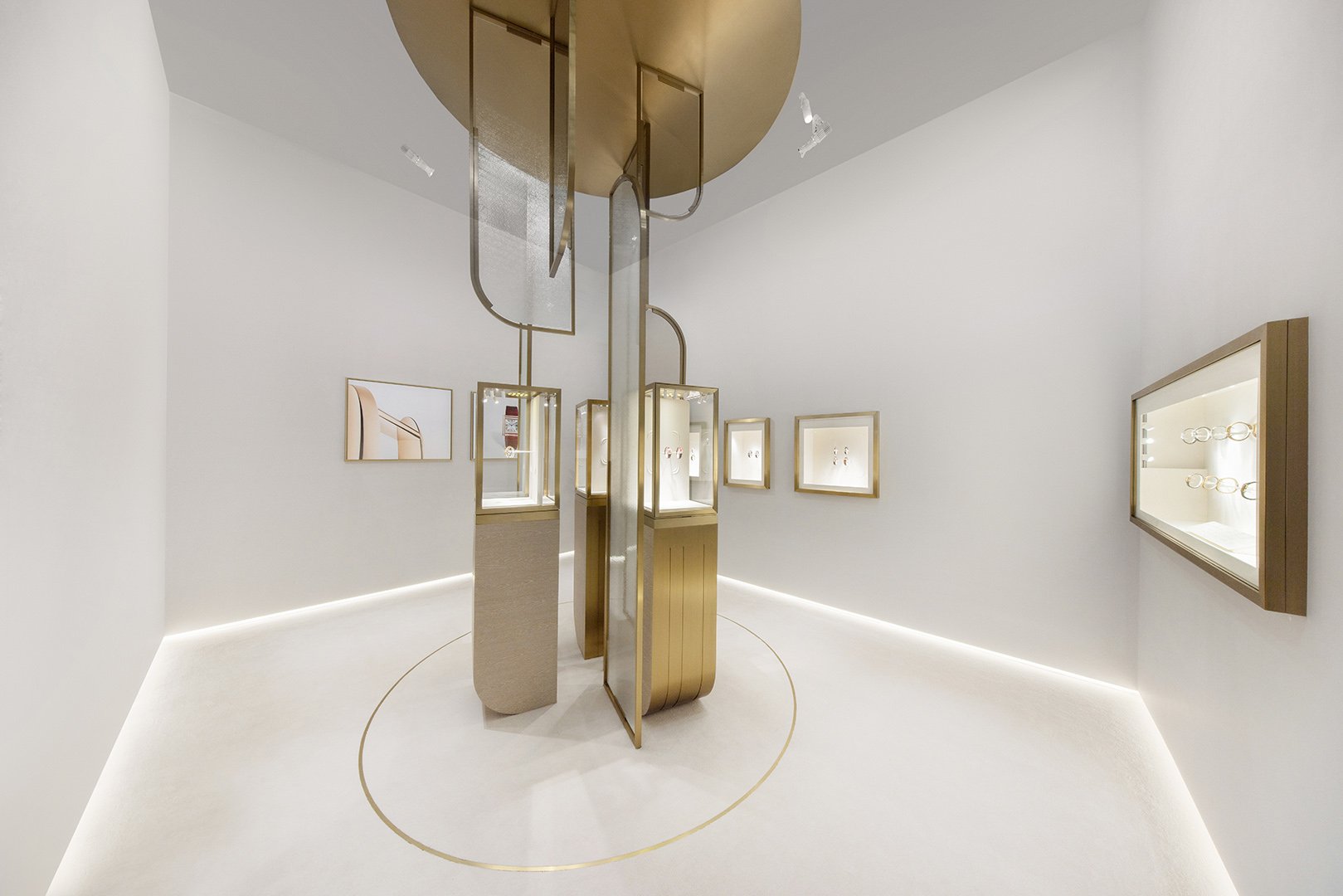 Prozkoumejte výstavní design Cartier, DG vám šije luxus na míru 1