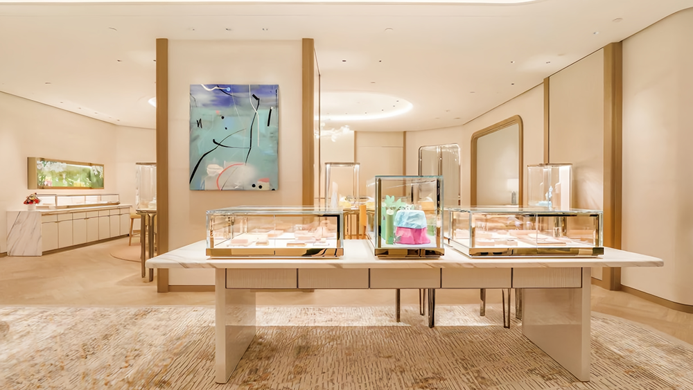 DG Display Showcase: Elevating Jewelry Displays to New Heights 1