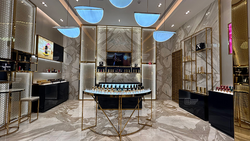 Kan din parfymmonter återspegla lyxen hos ditt varumärke? DG Display Showcases 25 års expertis hjälper dig! 1