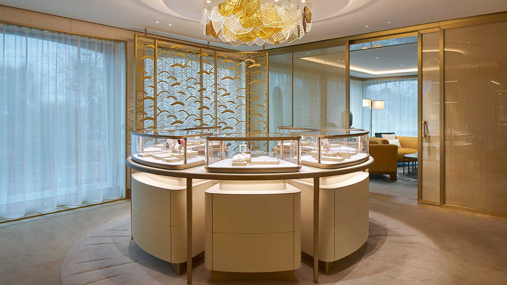 How Does Cartier's Revamped Geneva Boutique Set a New Standard for Style? 1