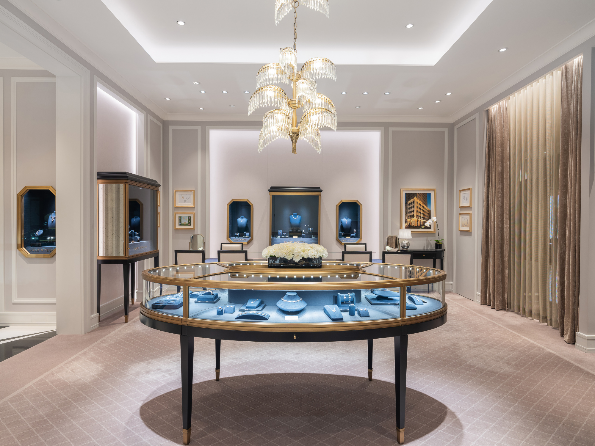 Adi vitrinlərdə zinət əşyalarınız öz parlaqlığını itirir? 1