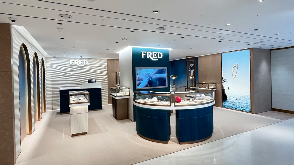 Want to make your jewelry stand out? Choose a home with DG Display Showcase! 2