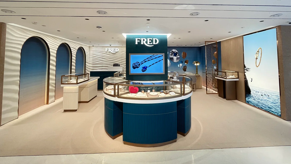 Want to make your jewelry stand out? Choose a home with DG Display Showcase! 1