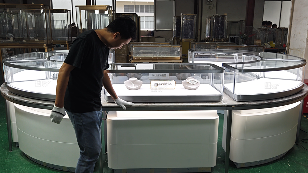 Wie waarborgt de kwaliteit van uw showcase zonder strenge kwaliteitscontroles? 2