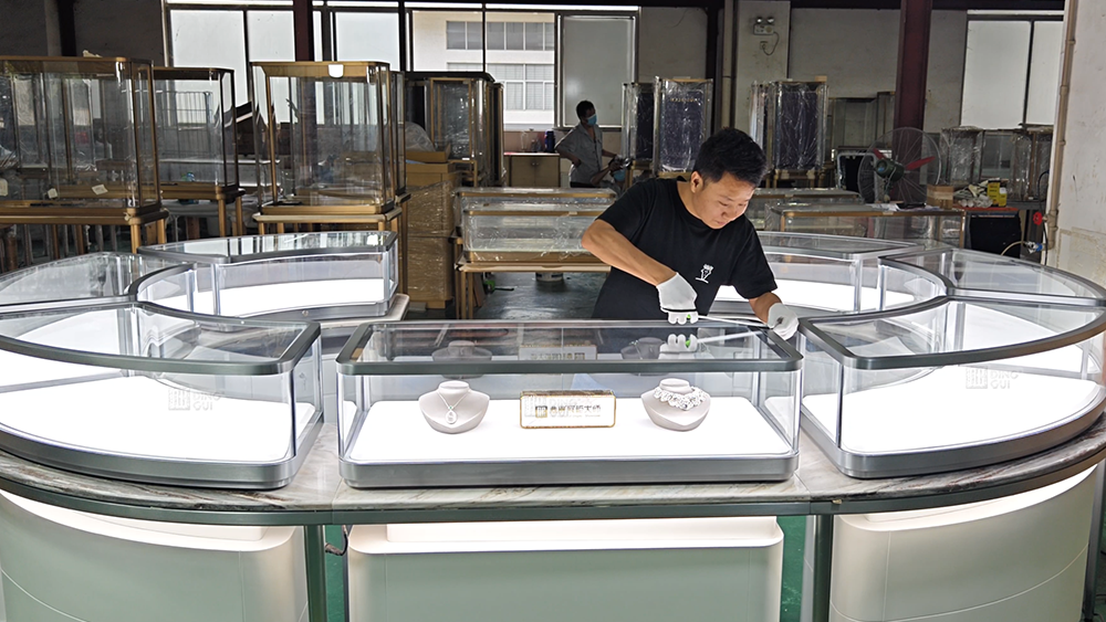 Wie waarborgt de kwaliteit van uw showcase zonder strenge kwaliteitscontroles? 1