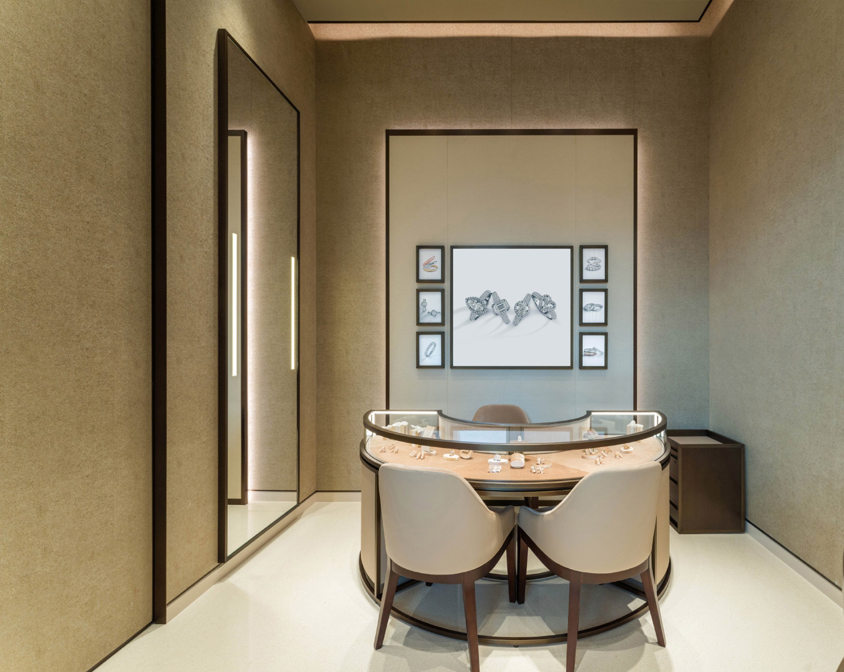 Er det svært at renovere en smykkeforretning? DG Display Showcase-producenten har et trick! 2