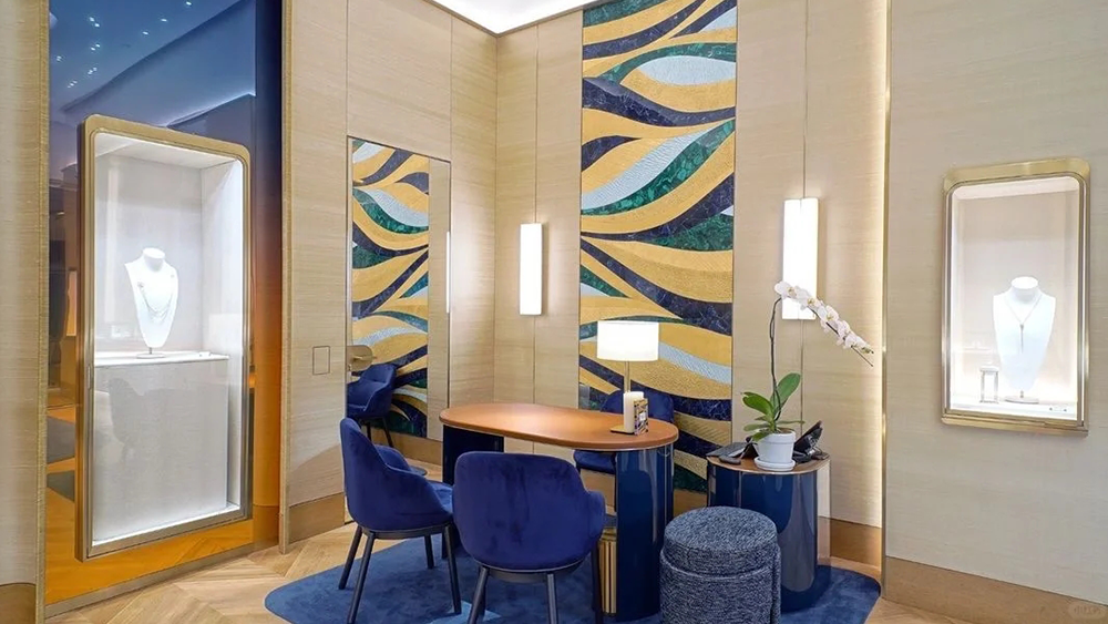 DG shares jewelry store display secrets that captivate and boost sales 2