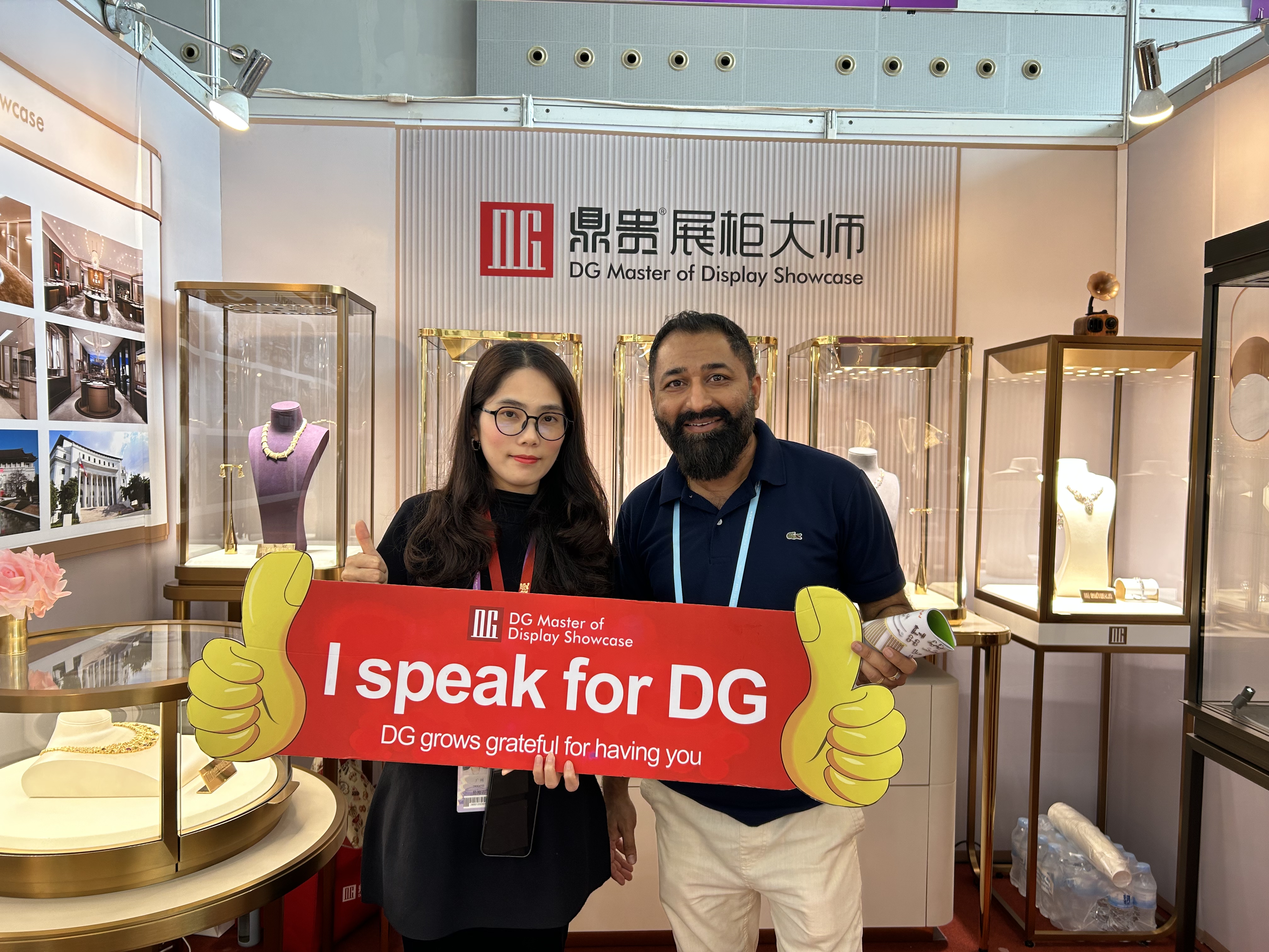 Cantonmässans näst sista dag: DG Display Showcase-montern står i fokus, vem kan motstå det? 1