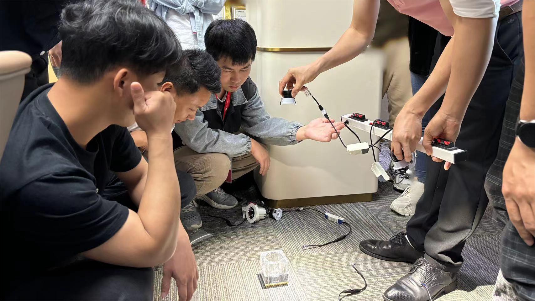 How much do you know about jewelry showcase lighting? DG takes you to explore in depth! 2