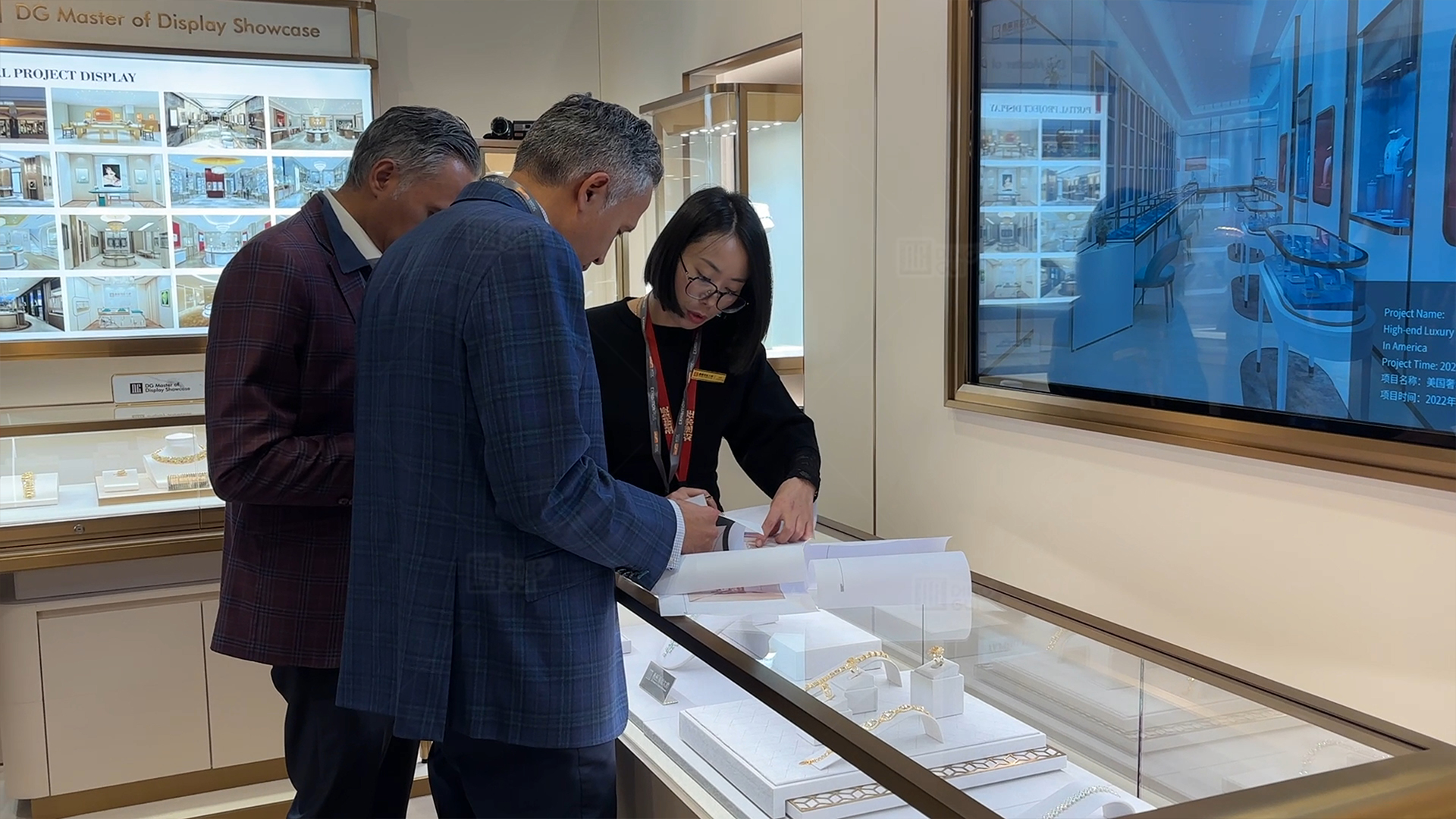 DG Display Showcase imponerer på Hong Kong Jewelry Expo, og afslutningsdagen tiltrækker publikum 2