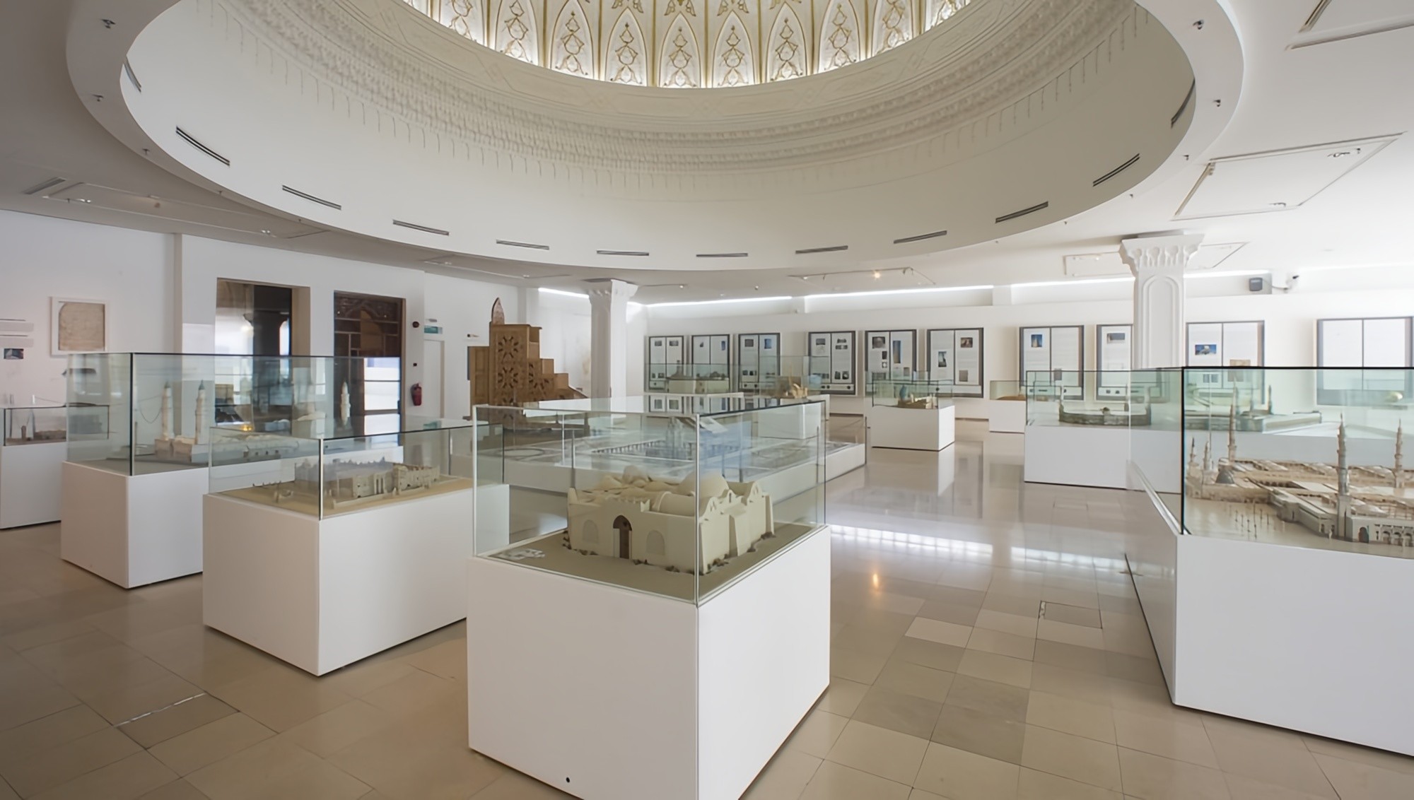 Design Standards and Requirements For Museum Showcases 3