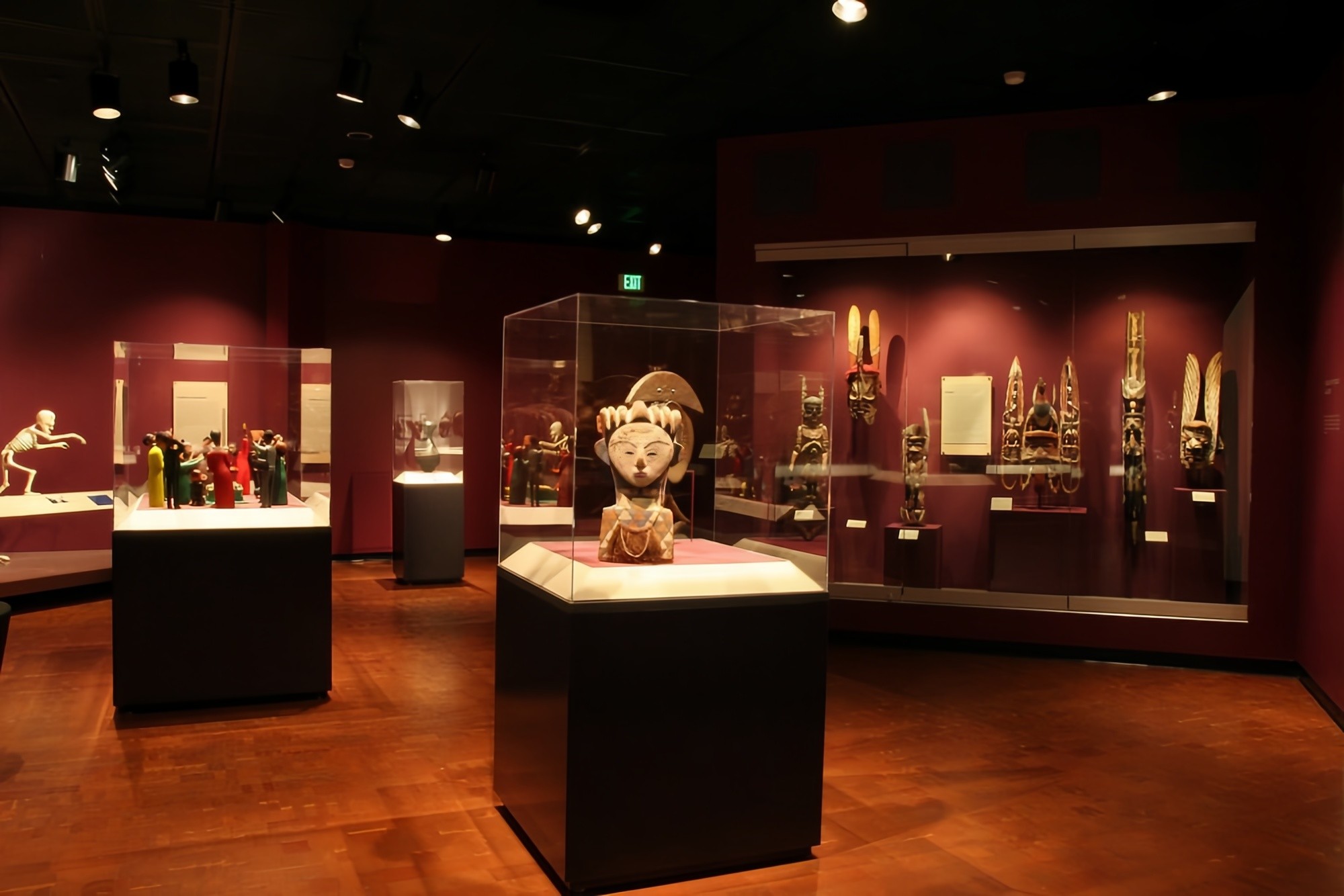 Design Standards and Requirements For Museum Showcases 1