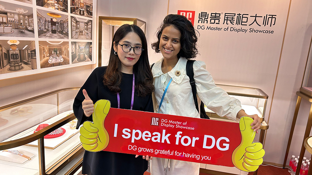 "Fan Frenzy! DG Display Showcase bereikt nieuwe hoogten op de Canton Fair 2