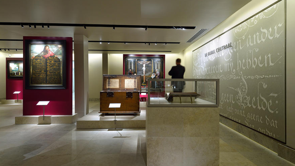 How to Select Displays for Museum Exhibitions 1