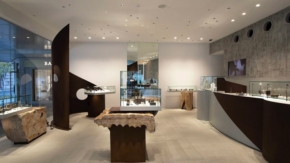 Die Schmuckvitrine ist so aufgebaut, damit Sie sich keine Sorgen um ausbleibende Kundschaft machen müssen. 3