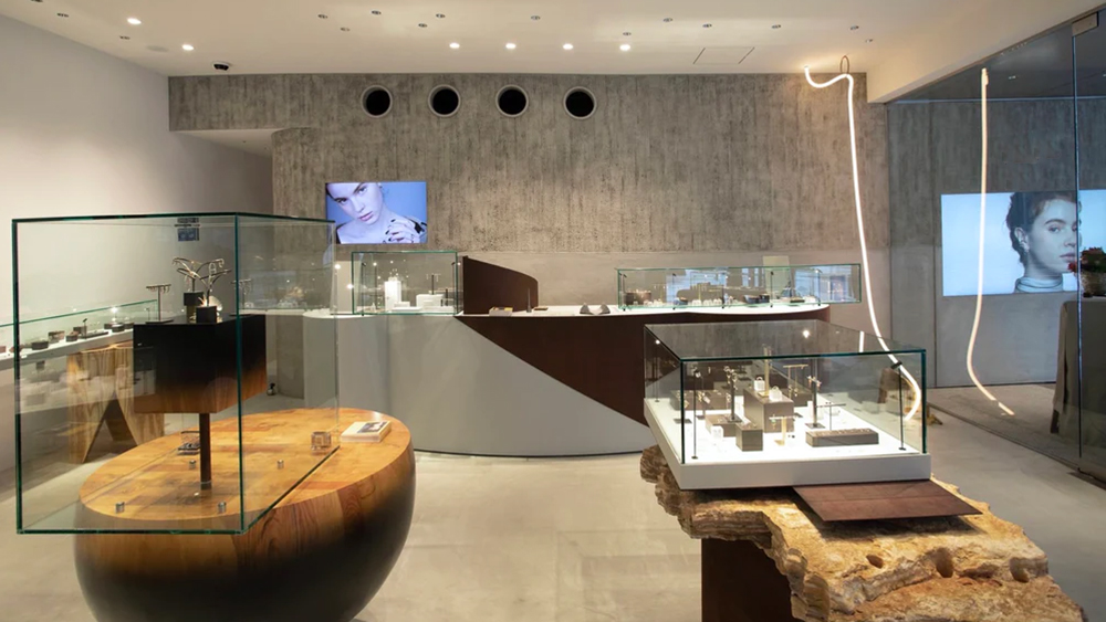 Die Schmuckvitrine ist so aufgebaut, damit Sie sich keine Sorgen um ausbleibende Kundschaft machen müssen. 5