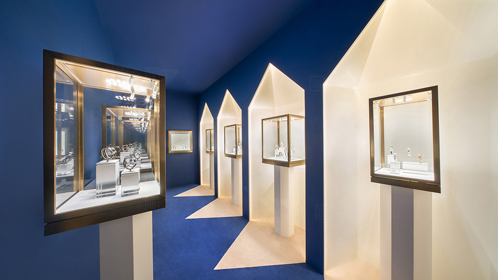 Praten over de rol van verschillende kleuren in het ontwerp van de tentoonstellingshal 2