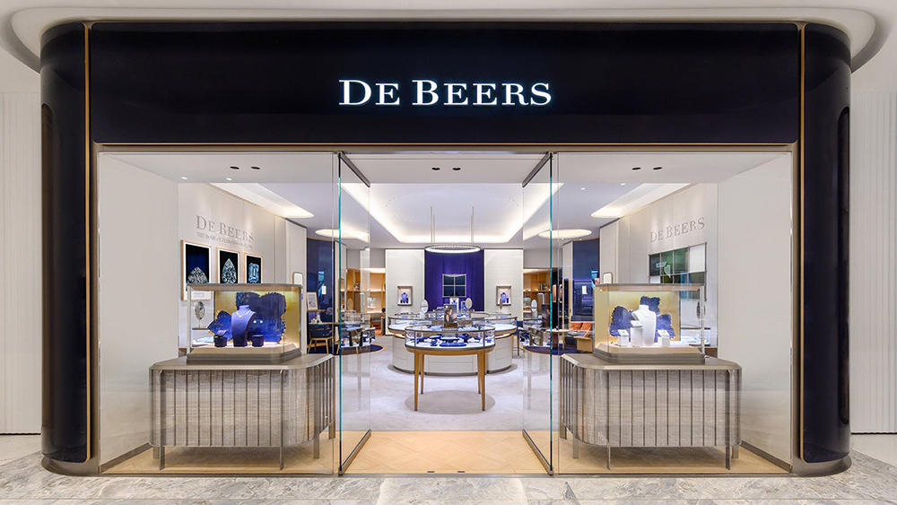 DG takes you to explore the new jewelry showcase of DE BEERS JEWELLERS 1