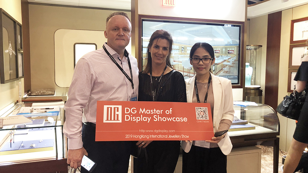  DG Vitrinekast klant lof