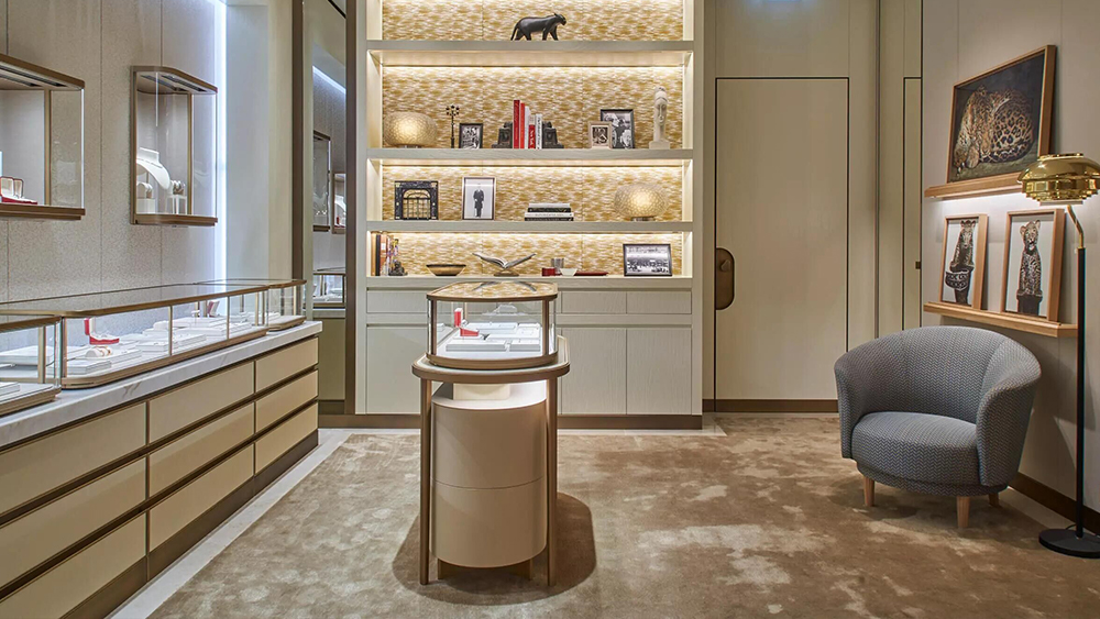 Is it easy to make curved jewelry showcase? How long does it take? 2