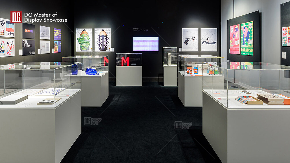 Talk about a few key points of the museum exhibit cabinet design 1