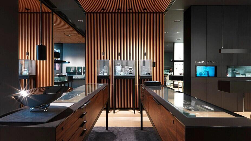 How to Select the Best Display Showcase For Your Jewelry 1