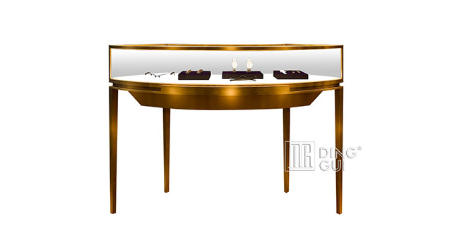 How to Set Up Your Jewelry Store 1