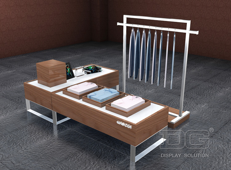 Vybavenie obchodu - Pozorovanie výkladu charitatívneho obchodu 1