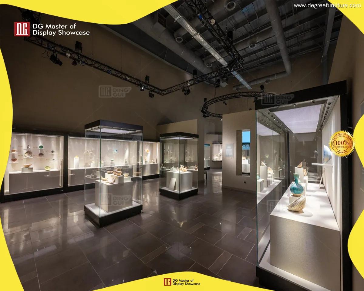 DG Master | top museum table display cases top brand 1