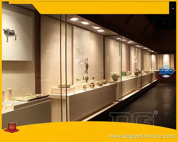 DG Display Showcase | professional design museum glass display case with custom services 1