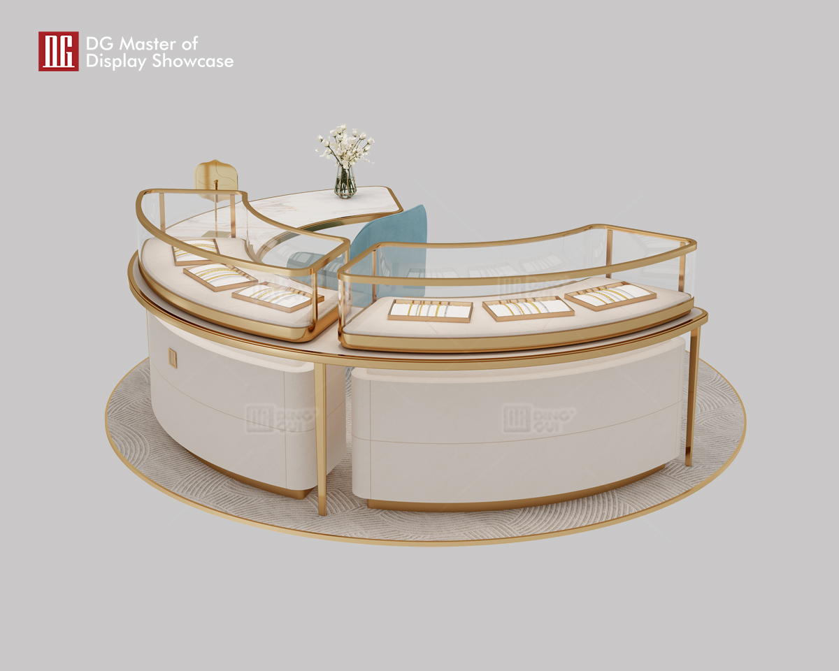 DG Showcase Luxurious Jewelry & Watch Island Showcase Experience Table 9