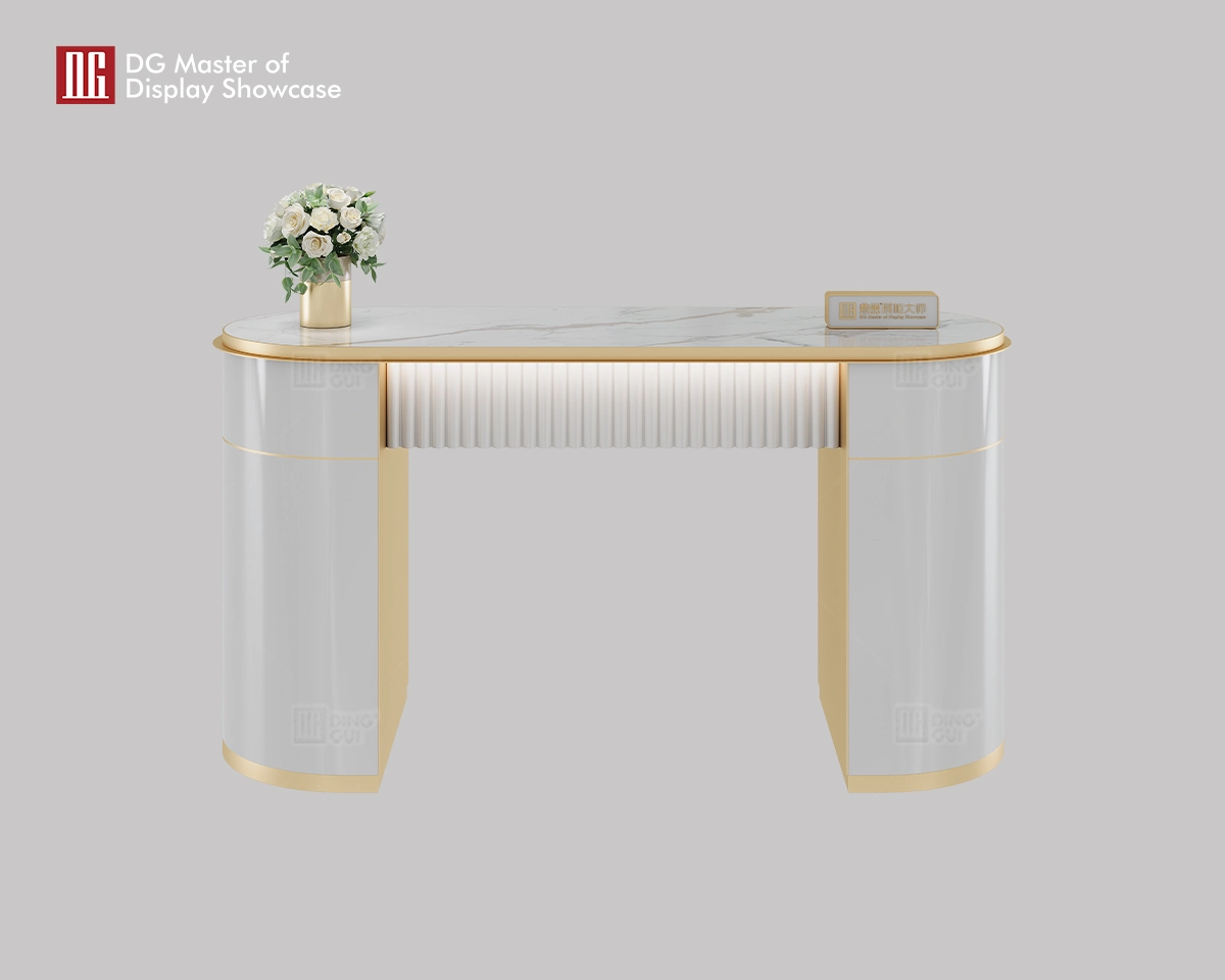 DG Display Showcase Luksus Marmor Smykker Urbutik Konsultationsskranke 1