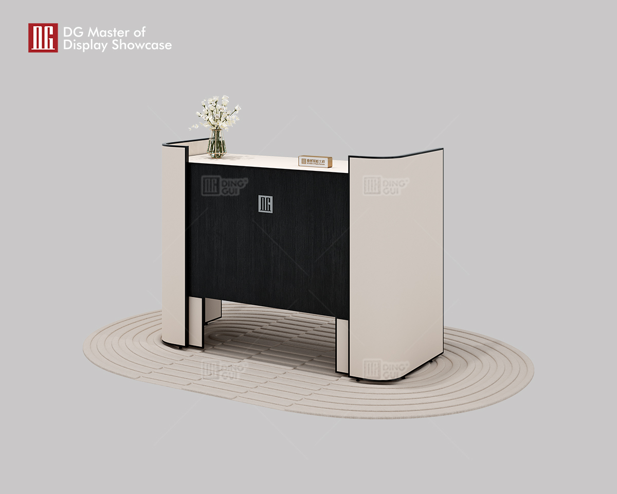 DG High-End Luxury Jewelry and Watch Boutique checkout counter 8